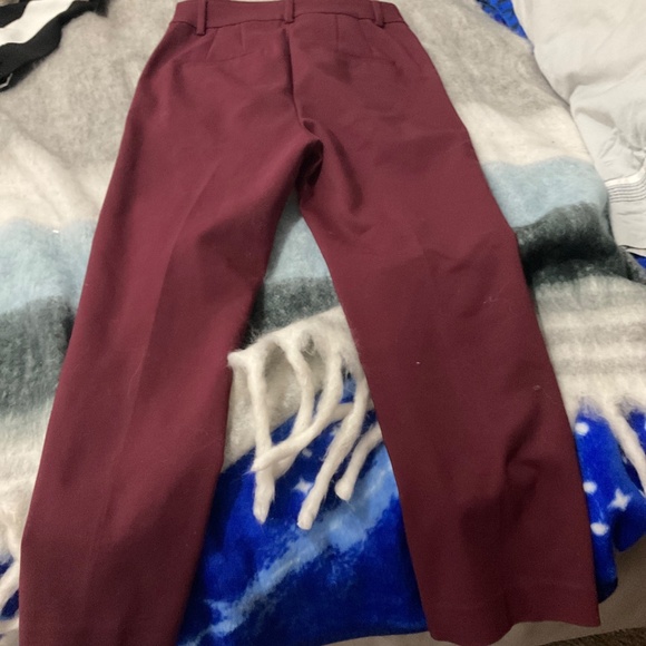 RW & CO 3/4 crop pants. Rust/ burgundy color size 2 - Picture 2 of 4